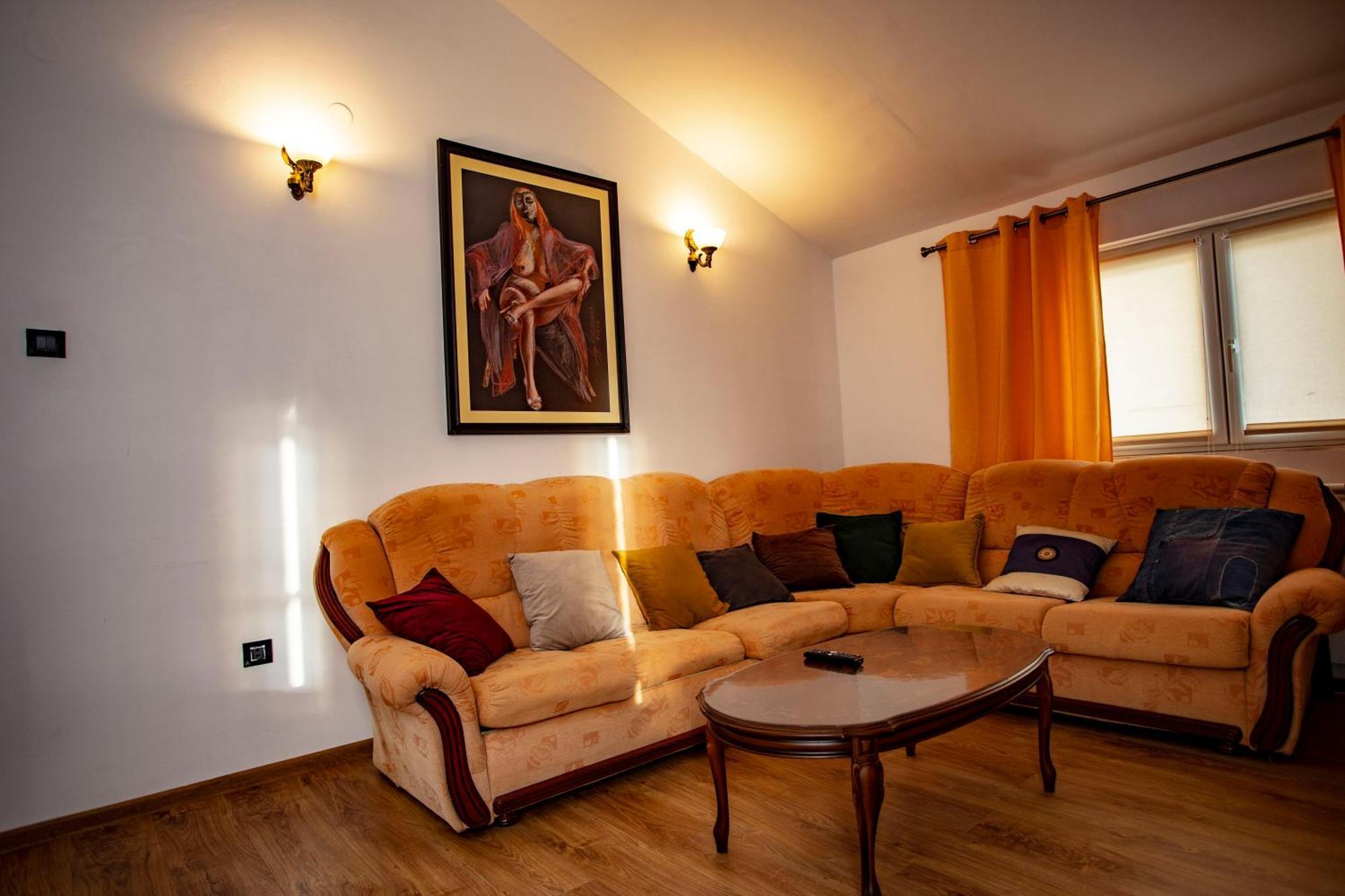 тихая в центре будвы Apartment Budva